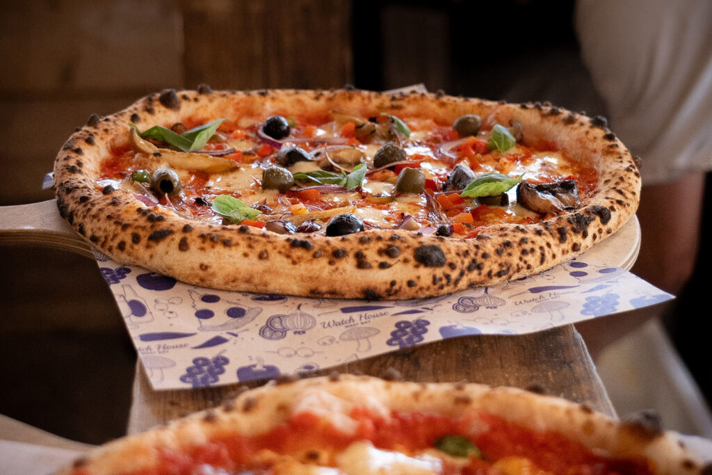 watch house restaurant website design